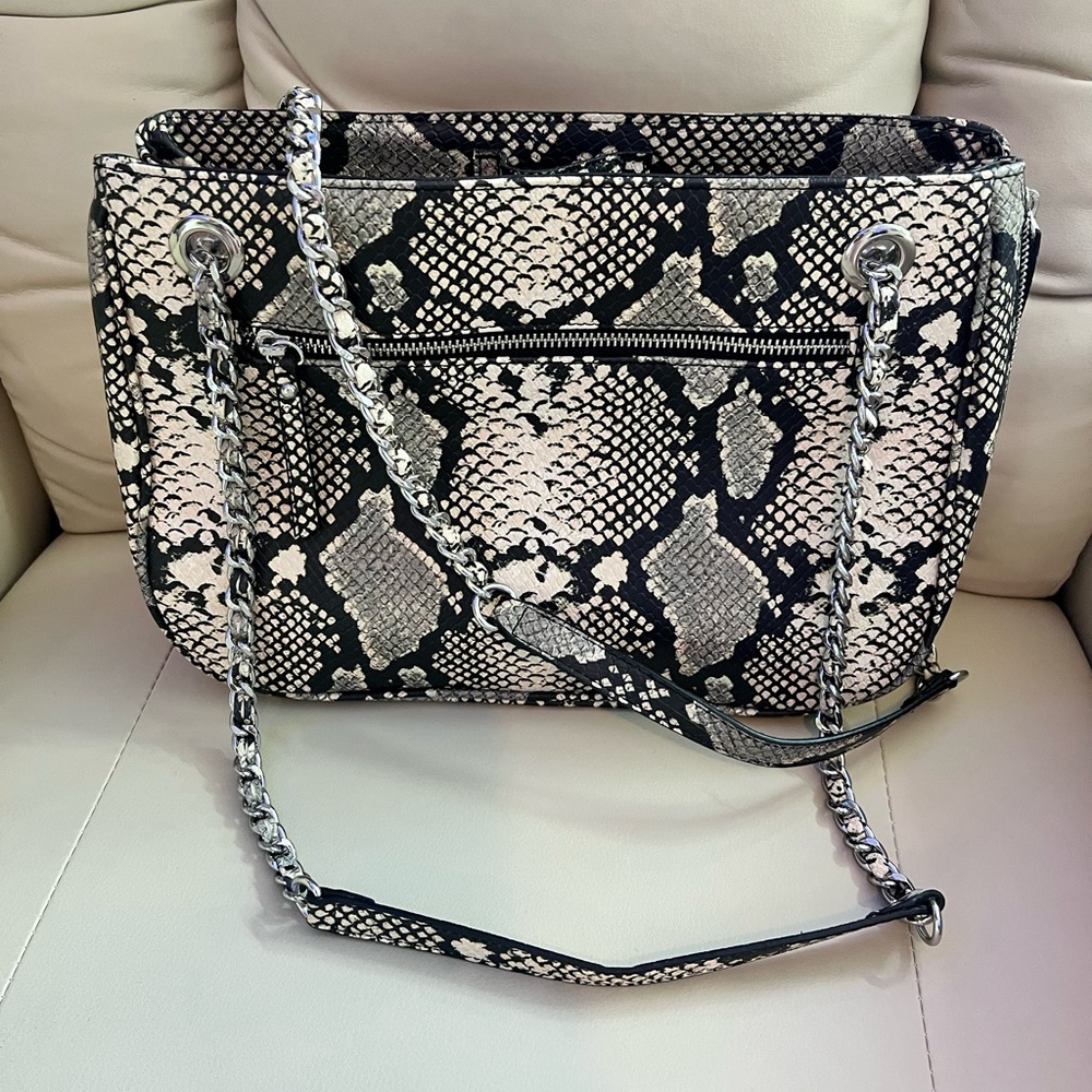 ❤️INC- Macy brand leather snake print handbag💋